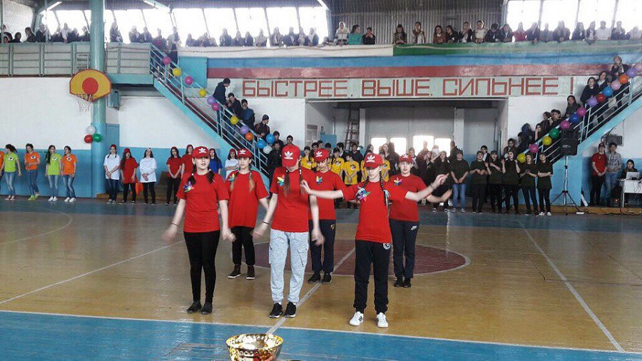 Наши первые шаги – городской конкурс «А, ну-ка, девочки!»