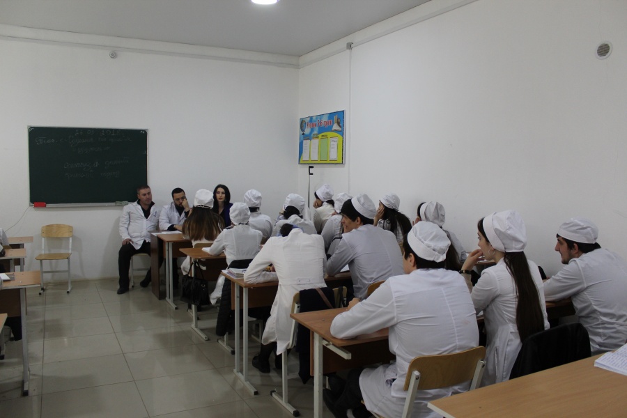 Встреча студентов "Медицинского колледжа" г. Хасавюрт с представителями центра «Здоровья».