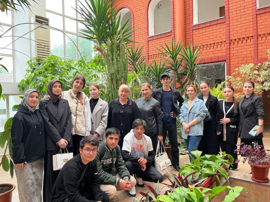 Гастроли кумыкского драмматического театра имени Салаватова в Хасавюрте.