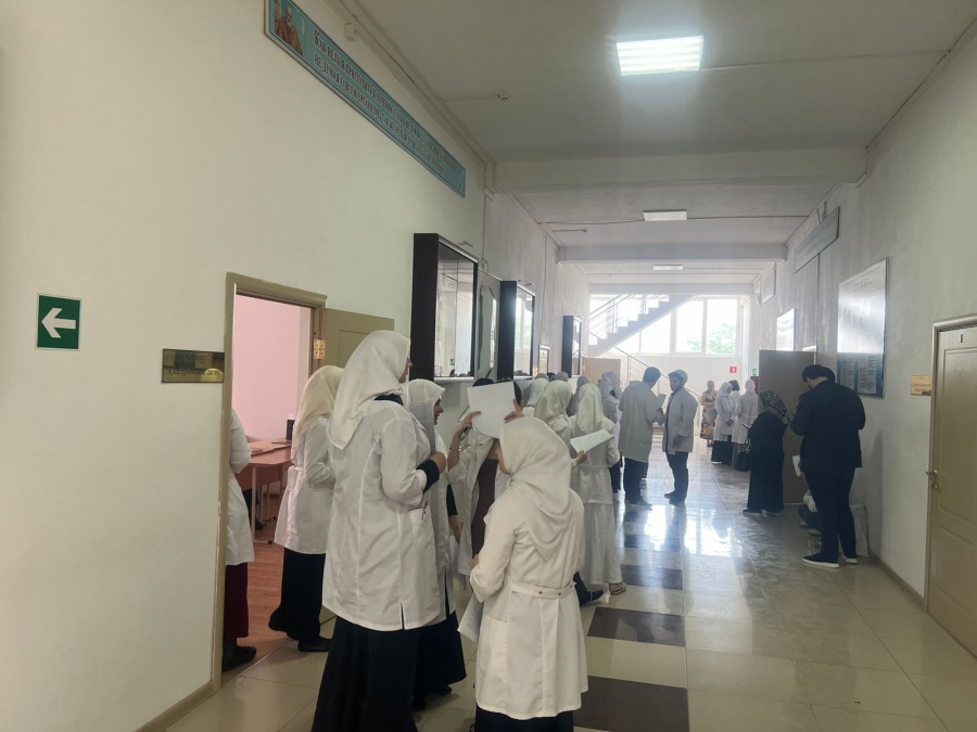 Студенты ПОАНО «Медицинский колледж»  г. Хасавюрт защищают выпускные квалификационные работы.  Государственный экзамен по специальностям «Сестринское дело и Фармация»