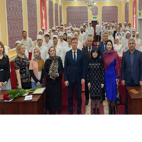 В Хасавюрте прошла встреча депутатов Народного Собрания РД со студентами Медицинского колледжа ПОАНО.