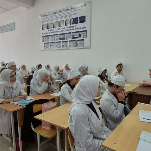 ВСТРЕЧА СТУДЕНТОВ С СОТРУДНИКОМ ОТДЕЛА ПРОСВЕЩЕНИЯ МУФТИЯТА РЕСПУБЛИКИ