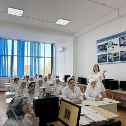 ЕСТЬ ТАКАЯ ПРОФЕССИЯ-РОДИНУ ЗАЩИЩАТЬ !